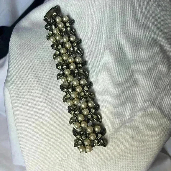 Vintage Florenza Juliana D&E Delizza & Elster Bracelet pearls and Rhinestones - Picture 1 of 7